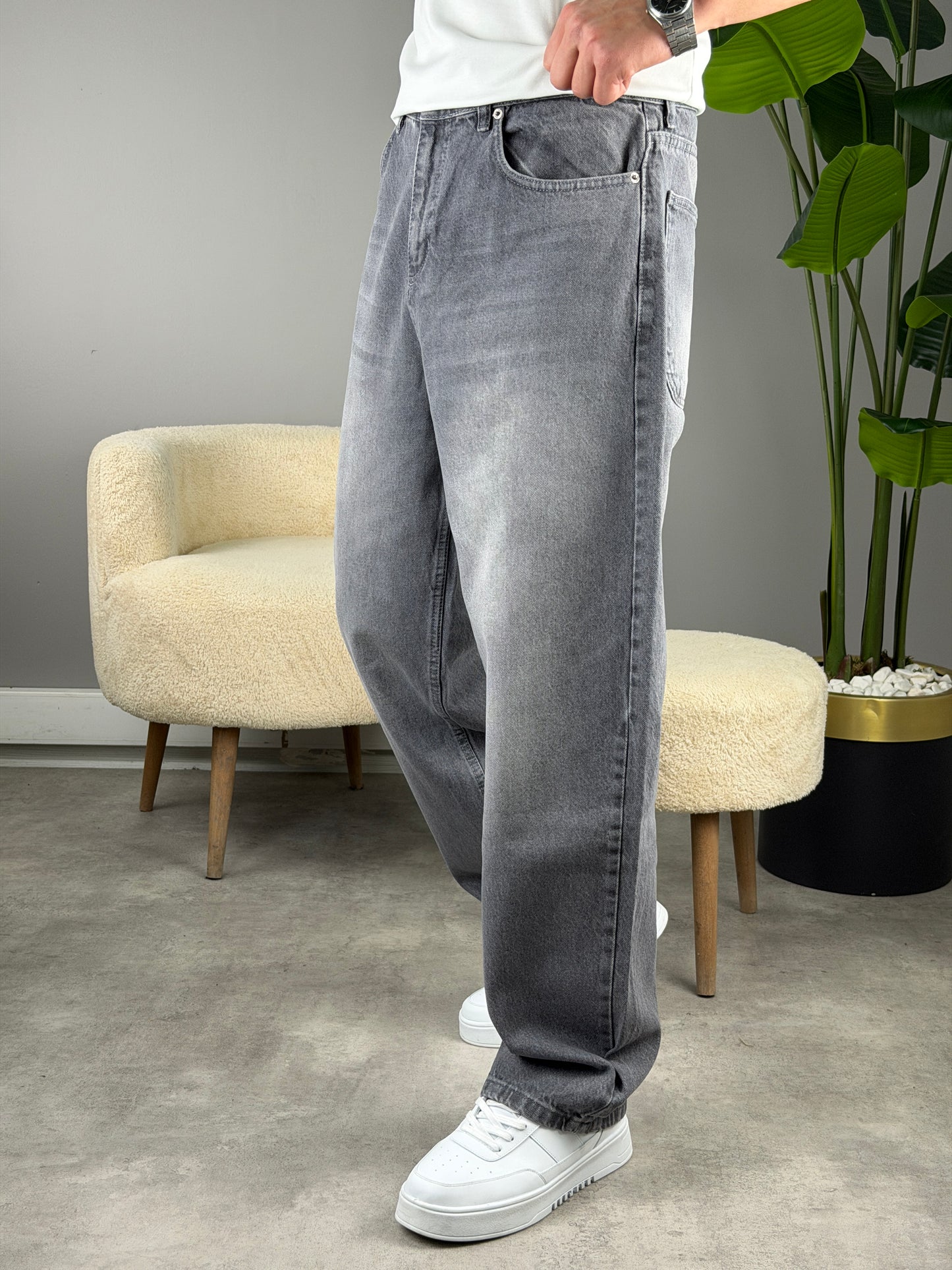 BIYIKLI KAPALI ANTRASİT Süper Baggy Kot Pantolon eklendi.