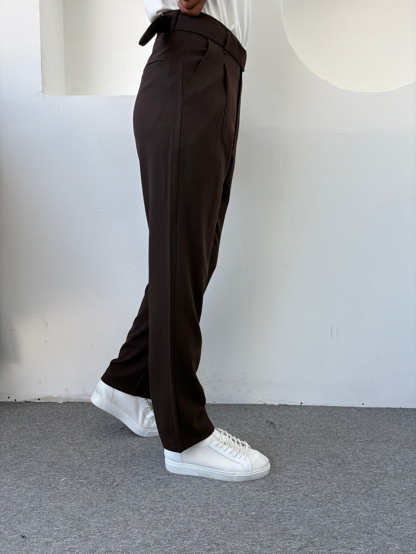 KENDİNDEN KEMERLİ BAGGY KALIP KUMAŞ PANTOLON ACI KAHVE