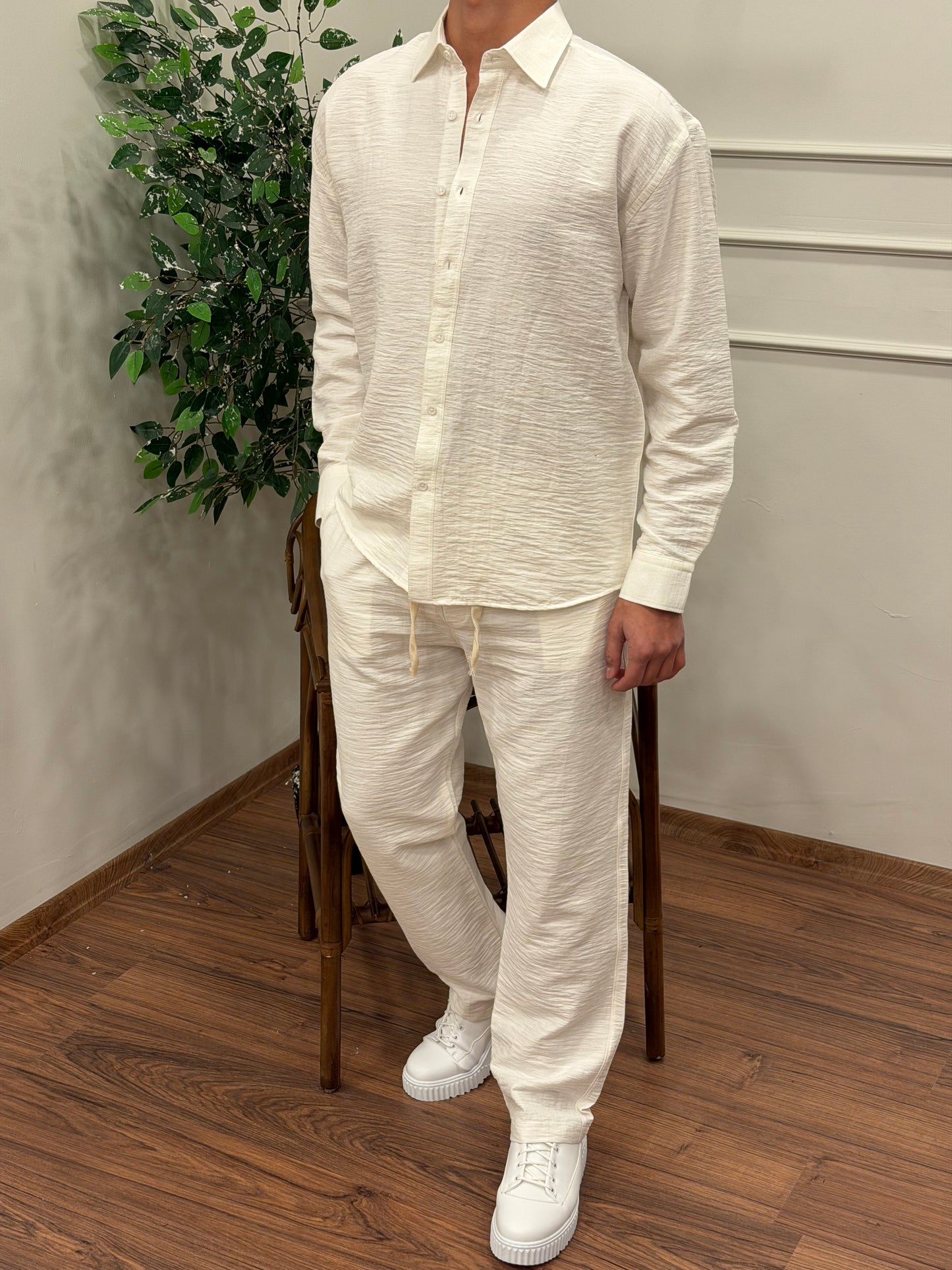 VİSKON KUMAŞ GÖMLEKLİ TAKIM BEYAZ