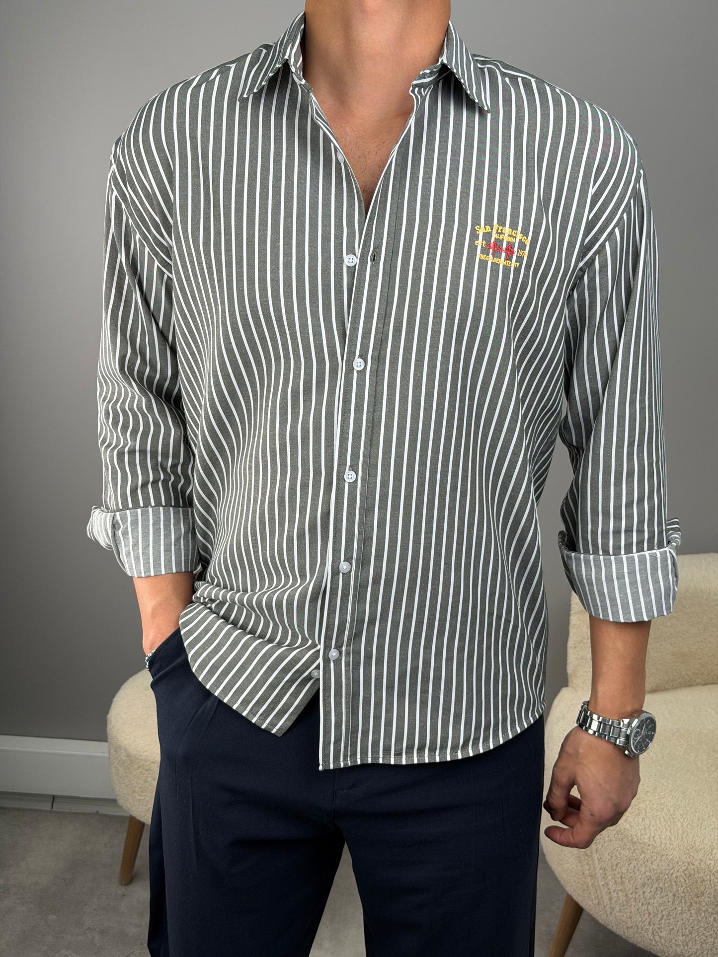 ÇİZGİLİ DİK YAKA KETEN GÖMLEK GRİ