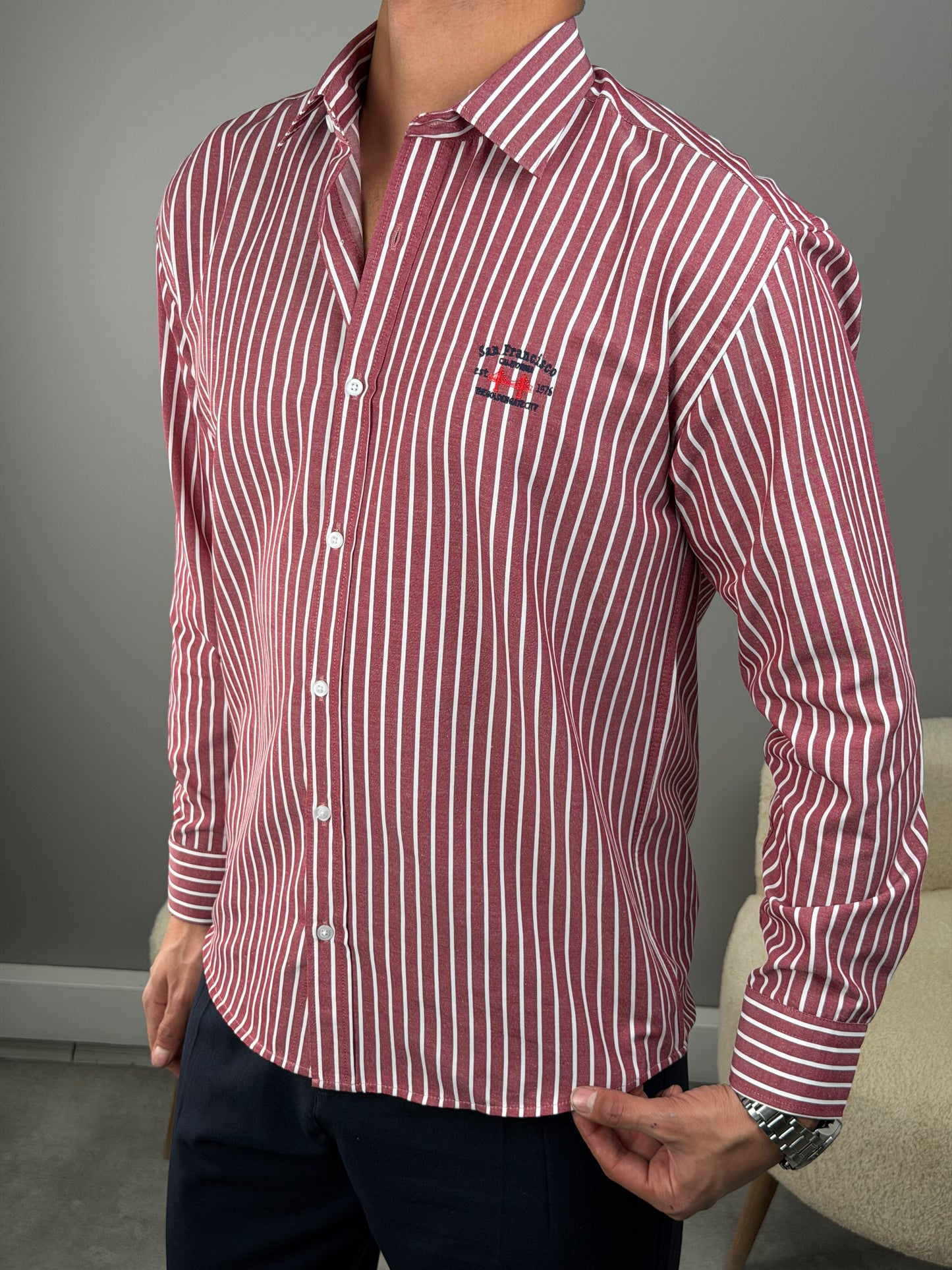 ÇİZGİLİ DİK YAKA KETEN GÖMLEK BORDO