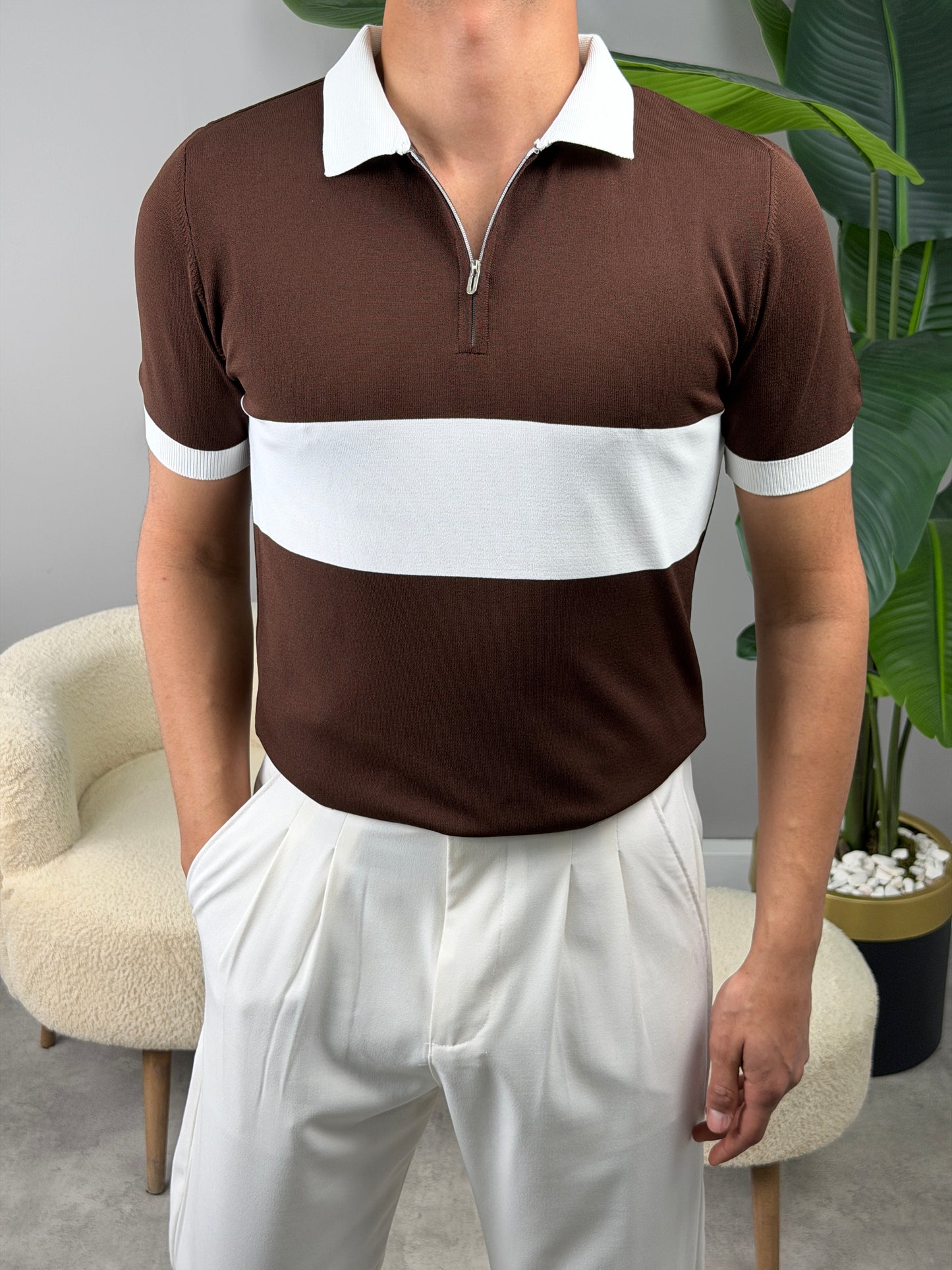 ŞERİTLİ YARIM FERMAUR POLO YAKA TSHİRT KAHVE