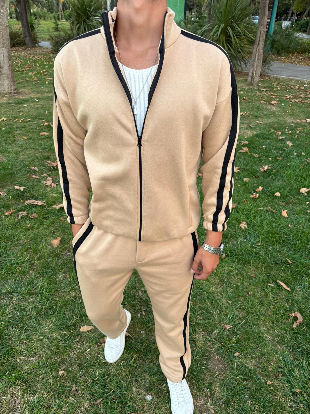 ŞERİTLİ ÜÇ İPLİK ŞARDONLU TAKIM BEJ