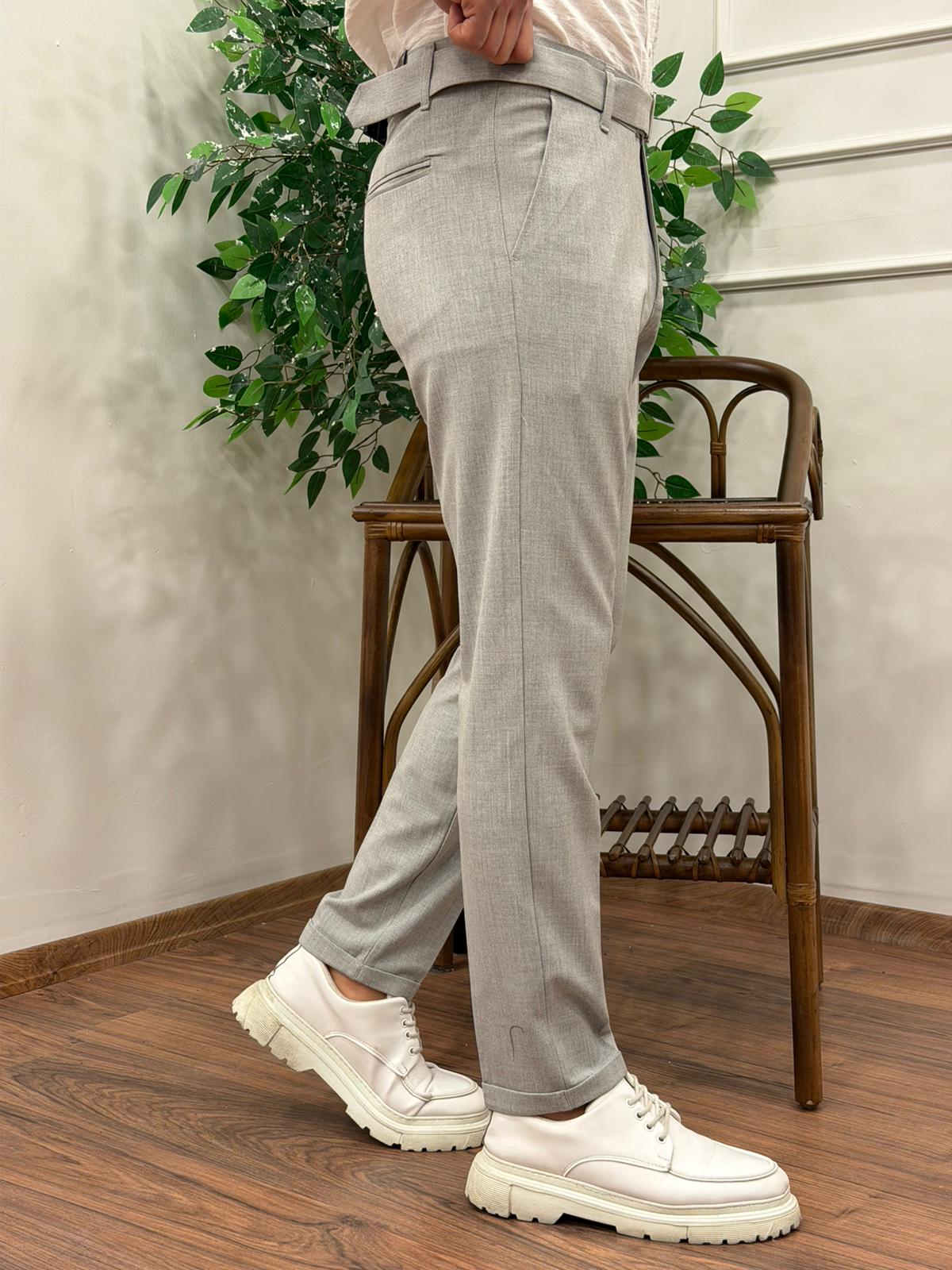 KENDİNDEN KEMERLİ KUMAŞ DUBLE PAÇA PANTOLON GRİ