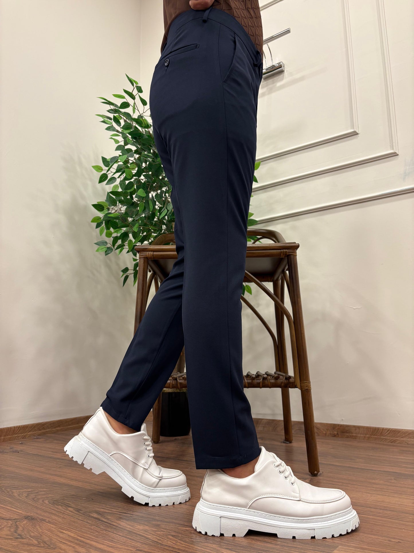 DİL DETAYLI KUMAŞ PANTOLON LACİVERT